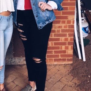Black ripped skinny jeans